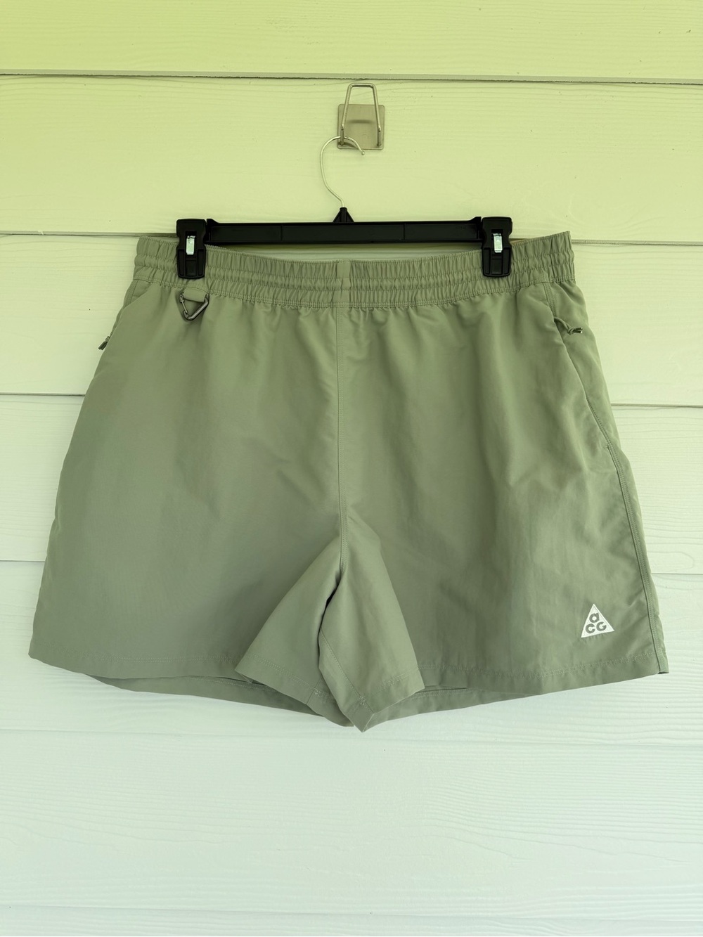 NWT Nike ACG Women’s XL Loose Fit High Rise Hiking Trail Shorts Green